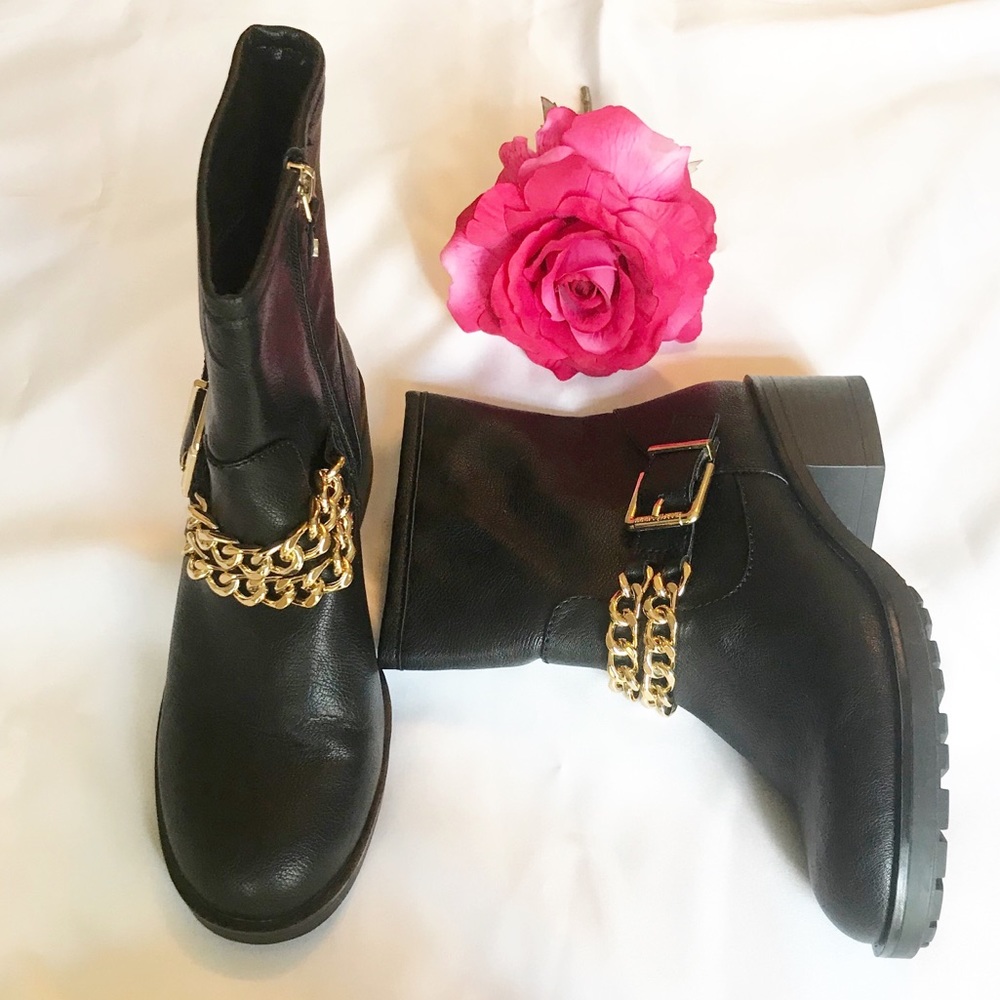 Black boots with gold chains & side zipper